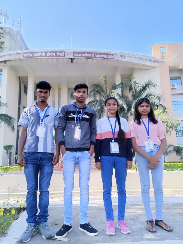 महाविद्यालय के 4 छात्र आई आई टी भिलाई मीनी एमटीटीएस  सात दिवसीय कार्यक्रम में  भाग लिए