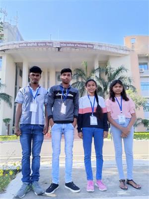 महाविद्यालय के 4 छात्र आई आई टी भिलाई मीनी एमटीटीएस  सात दिवसीय कार्यक्रम में  भाग लिए
